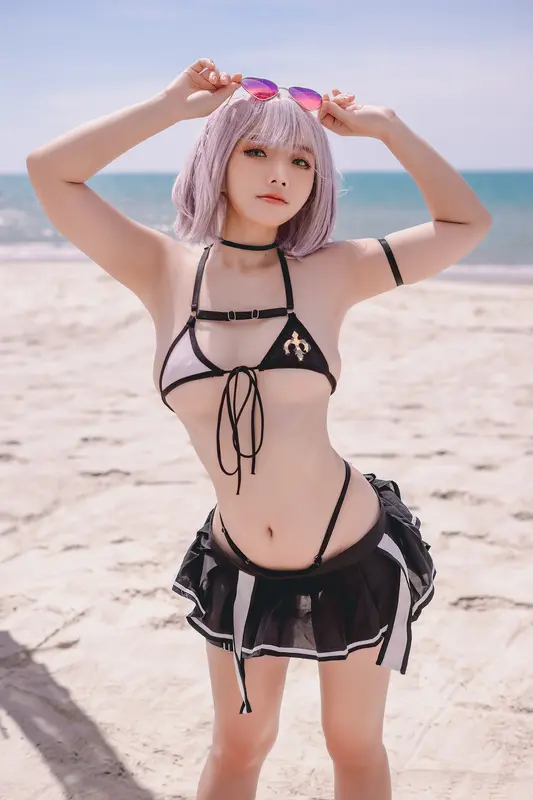 Messie Huang – NO.024 Shirogane Noel Swimsuit 13